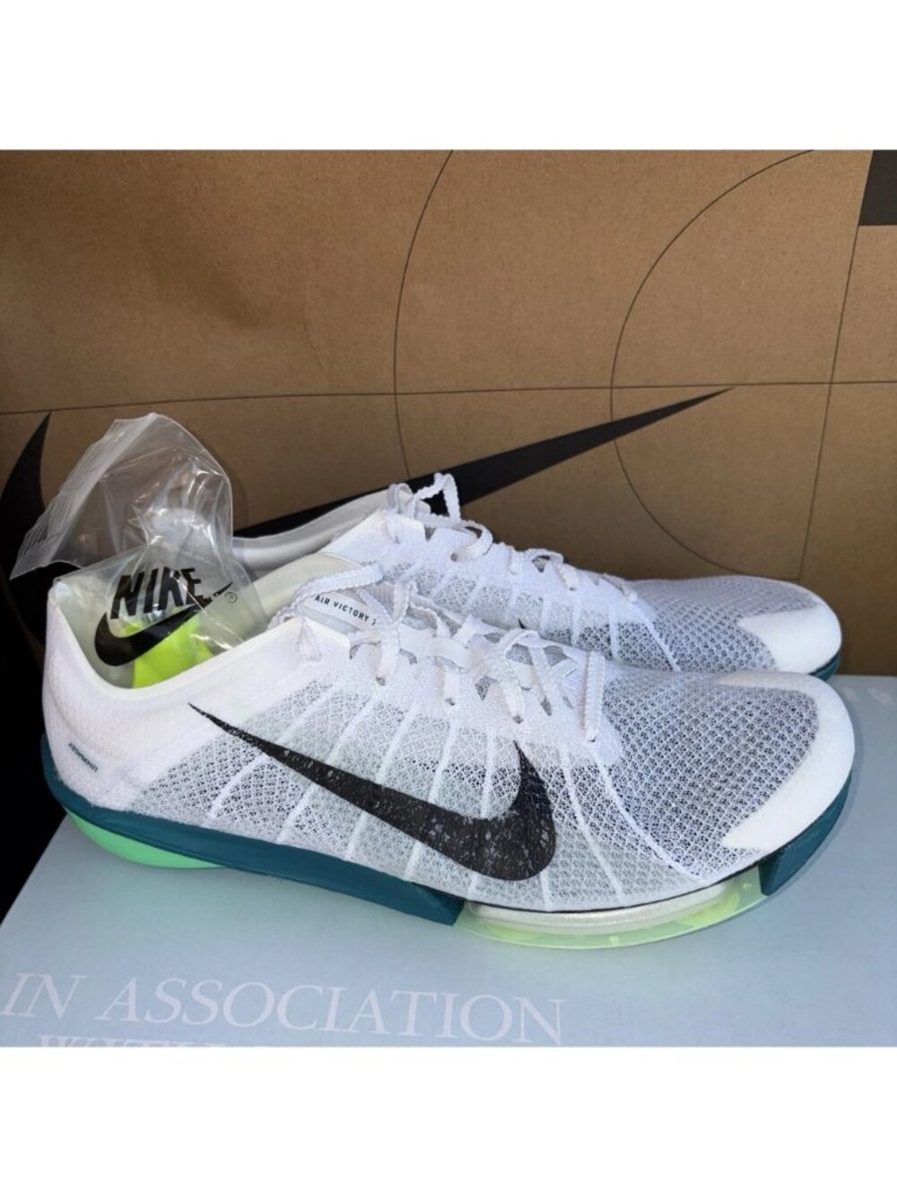 NEW Nike Air Zoom Victory 2 Track Spikes Mens Size 9 Algae Green FD8411-100